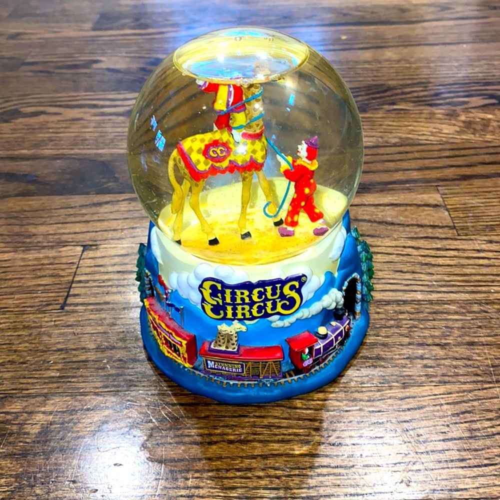 Snow Globe Circus Circus Las Vegas⭐ Clown Giraffe Train Snowglobe 6"